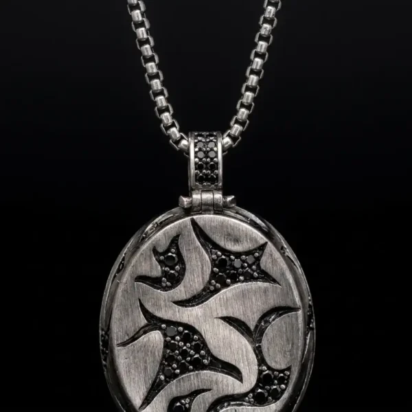 hasanirtempart1 (2) Tribal Motifli ve Siyah Taşlı Oval Plaka Gümüş Kolye Modeli