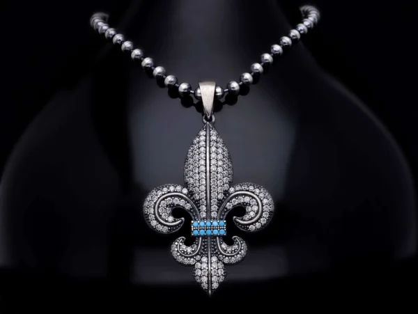 kol81 Fleur de Lis Sembolü Pave Taşlı Gümüş Erkek Kolye Modeli