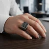 Pave Siyah Taşlı Eskitme Gümüş Erkek Yüzük Modeli